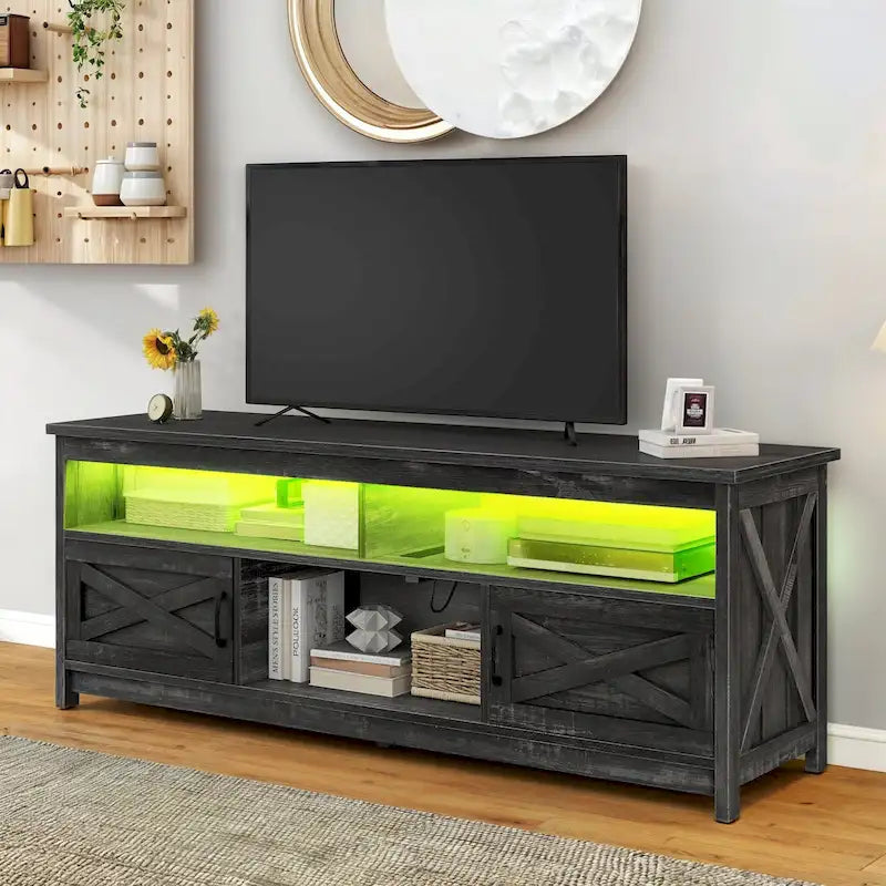 Meuble TV de style rustique pour téléviseurs jusqu'à 65 po avec portes, étagères ouvertes et prises de courant