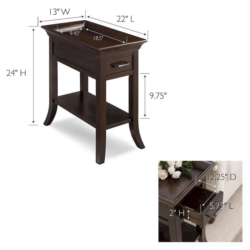 Table d'appoint traditionnelle en cerisier à bord plateau avec un tiroir et une étagère