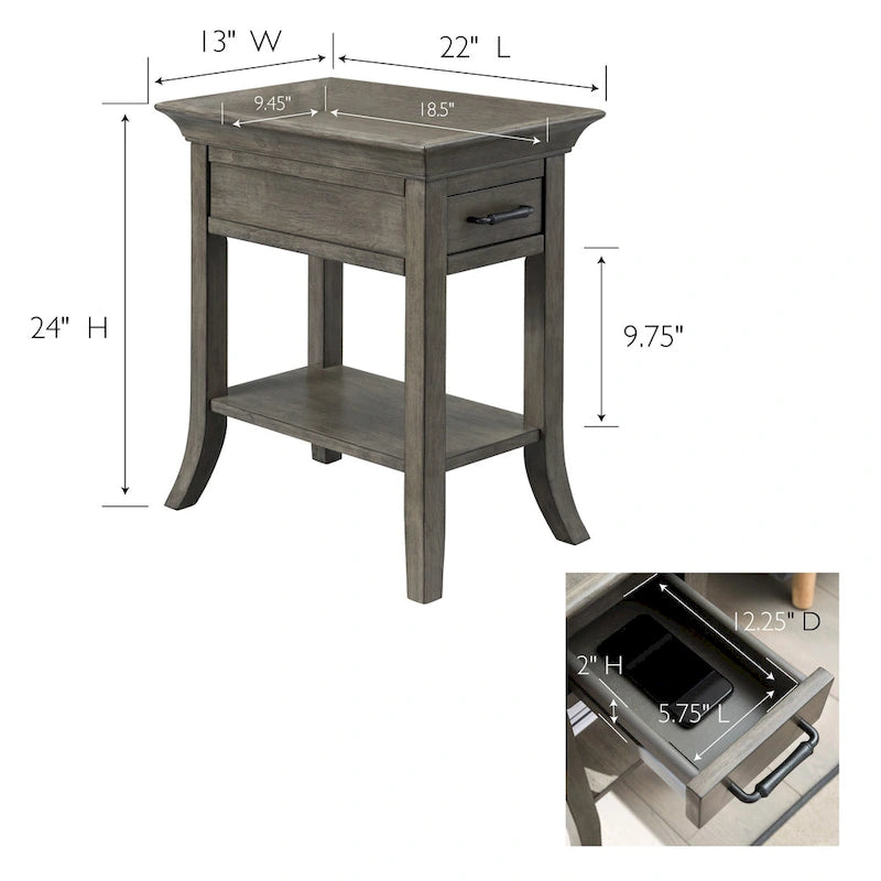 Table d'appoint traditionnelle en cerisier à bord plateau avec un tiroir et une étagère