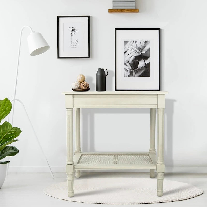 Table d'appoint crème avec étagère en rotin