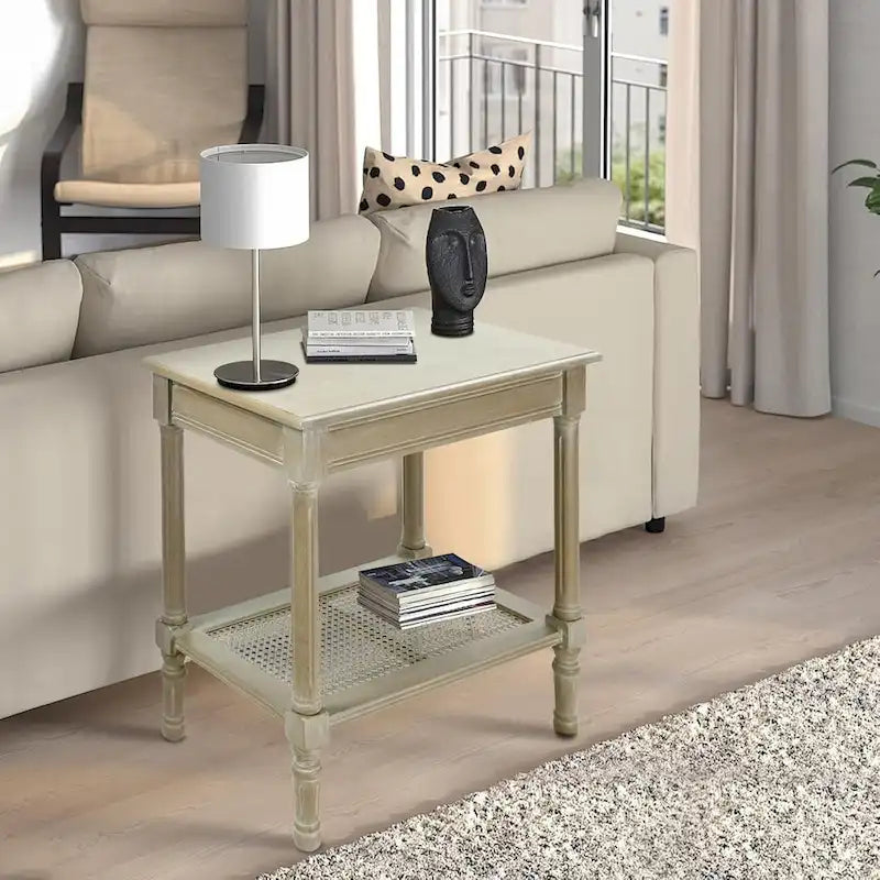 Table d'appoint crème avec étagère en rotin